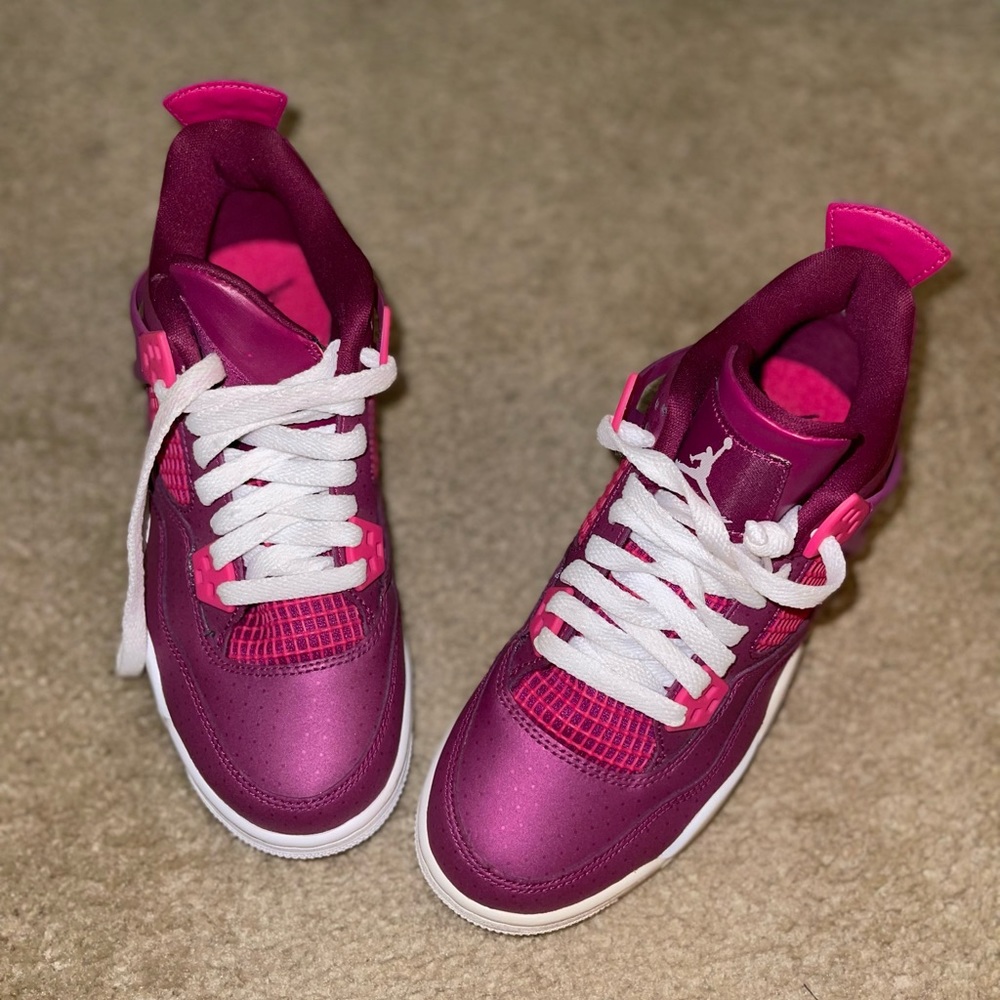 Jordan Retro 4 Valentine’s Day Edition